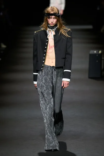 Look 7